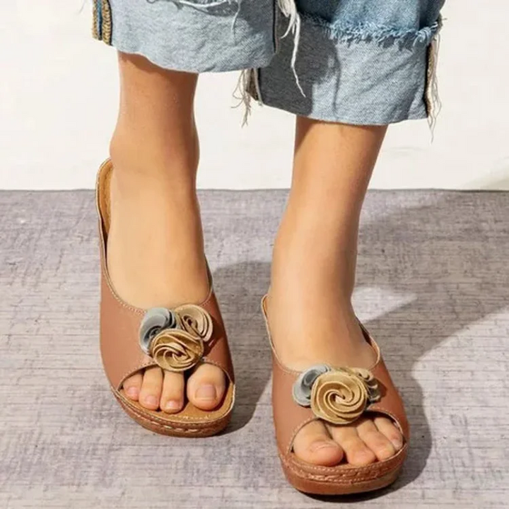 Macha™ | Bequeme Keilsandalen aus Leder mit Blumenriemen für Damen